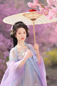 Hua Zhuang Shi Tian: Ethereal Beauty in Hanfu Amidst Cherry Blossoms, YiTuYu Vol.8837-12
