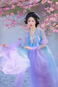 Hua Zhuang Shi Tian: Ethereal Beauty in Hanfu Amidst Cherry Blossoms, YiTuYu Vol.8837-21