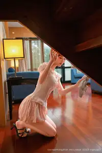 Discover Yan Tian Kitty's Enchanting Beauty in XiuRen No.10730: A Sweet & Captivating Photoshoot-3