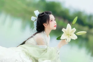 Elegant Portrait Photography: Art Language Vol.9110 Featuring Model Qi Luo Sheng De Xiao Su Su – Stunning Artistic Fashion Collection-2