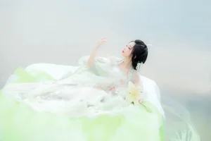 Elegant Portrait Photography: Art Language Vol.9110 Featuring Model Qi Luo Sheng De Xiao Su Su – Stunning Artistic Fashion Collection-22