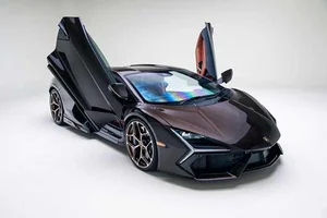 The breathtaking Lamborghini Revuelto in exclusive $9,000 metallic bronze finish-6