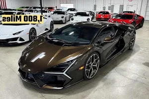 The breathtaking Lamborghini Revuelto in exclusive $9,000 metallic bronze finish-7