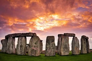 Unveiling the Mysteries of Stonehenge: A Guide to England's Iconic Prehistoric Monument and Ancient Stone Circle Wonders-4