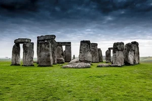 Unveiling the Mysteries of Stonehenge: A Guide to England's Iconic Prehistoric Monument and Ancient Stone Circle Wonders-6
