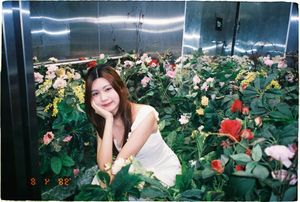 Hat De: Elegant Beauty & Charisma in Studio Portrait-0