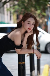 Quynh Kool Flaunts Captivating Beauty in Elegant Black Lace Dress, Stirring Visual Sensation-4