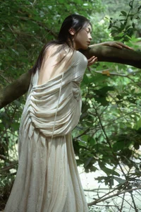 Artistic Woodland Photography: Ban Ge Yue Liang in YiTuYu Art Language Vol.9151 – Moody Forest Walk and Aesthetic Outdoor Portraits-10