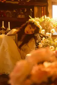 Qiu Qiu in YiTuYu Vol.8546: Dreamy Vintage Serenity Amidst Golden Hour Blooms-3