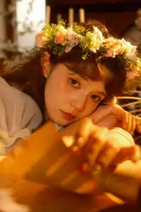 Qiu Qiu in YiTuYu Vol.8546: Dreamy Vintage Serenity Amidst Golden Hour Blooms-4