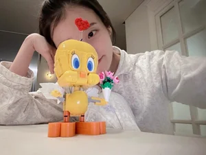 Korean Star IU Stuns Fans with Viral No-Makeup Photos: Discover Her Timeless Beauty and Skincare Secrets in Her Thirties-6