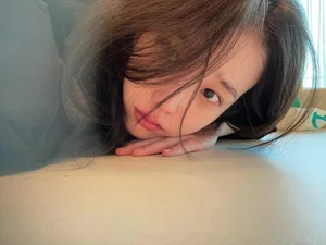 Korean Star IU Stuns Fans with Viral No-Makeup Photos: Discover Her Timeless Beauty and Skincare Secrets in Her Thirties-3