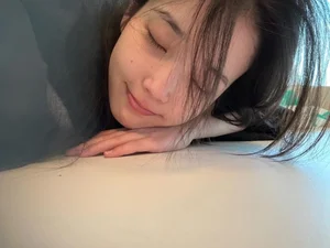 Korean Star IU Stuns Fans with Viral No-Makeup Photos: Discover Her Timeless Beauty and Skincare Secrets in Her Thirties-4