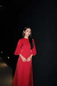 Ha Anh 'Red Rain' Dazzles: Elegant Red Dress Defines Her Striking Fashion Style-0