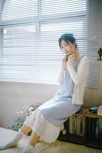 Nan Yi in Art Language Vol.9289: Elegant Light Blue and White Summer Fashion Portrait Collection-12