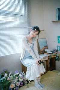 Nan Yi in Art Language Vol.9289: Elegant Light Blue and White Summer Fashion Portrait Collection-4