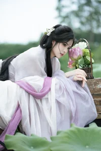 Artistic Portrait Photography: San Ye Jiang Jiang in YiTuYu Art Language Vol.9386 – Elegant Aesthetic and Cinematic Visuals-10