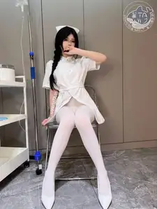 Coser ATsha Transforms into an Alluring White Stockings Nurse - Part02-4