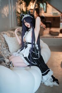 Coser Mianbingxian'er as Azur Lane August Maid: Alluring Beauty & Elegant Stockings | Tukuku-13