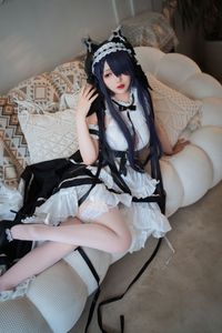 Coser Mianbingxian'er as Azur Lane August Maid: Alluring Beauty & Elegant Stockings | Tukuku-14