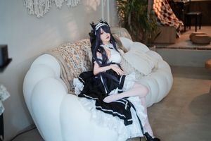 Coser Mianbingxian'er as Azur Lane August Maid: Alluring Beauty & Elegant Stockings | Tukuku-11