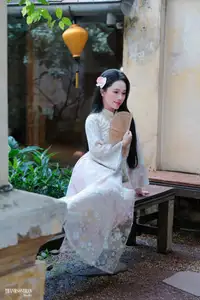 Graceful Ao Dai Beauty: Captivating Vietnamese Traditional Elegance-6