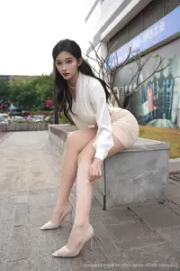 XiuRen No.10735: Nan Qiao's Chic Elegance & Allure on a White Sofa-12