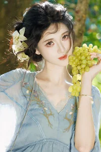 The Art of Soft Light: A Timeless Portrait Session Featuring Xiao Tian Tian-8