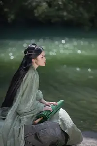 YiTuYu Vol.8832: Yi Ming's Poetic Grace by the Pond, Ancient Beauty in Nature-21