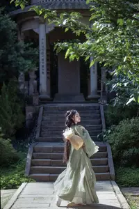 YiTuYu Vol.8832: Yi Ming's Poetic Grace by the Pond, Ancient Beauty in Nature-32