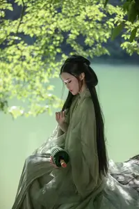 YiTuYu Vol.8832: Yi Ming's Poetic Grace by the Pond, Ancient Beauty in Nature-33