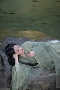 YiTuYu Vol.8832: Yi Ming's Poetic Grace by the Pond, Ancient Beauty in Nature-13