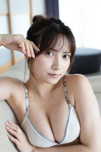 The Minimalist Elegance of Momotsuki Nashiko-3