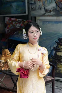 Elegant Yellow Mulberry Silk Ao Dai: Traditional Vietnamese Long Dress for Weddings and Special Occasions-4