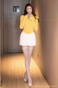 Discover Yue Xi's Alluring Grace in XiuRen No.10385 Photoshoot: Captivating Elegance and Sensual Charm-10