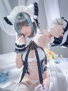 Coser Hoshilily's Enchanting Azur Lane Cheshire Cosplay: Sweet Charm Unveiled-27