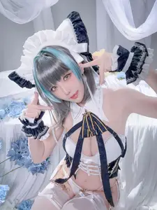 Coser Hoshilily's Enchanting Azur Lane Cheshire Cosplay: Sweet Charm Unveiled-22
