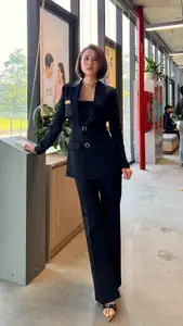 Huyen Lizzie Wows with Stunning Office Style: The Secret to Elegant Dressing Every Woman Should Learn!-5