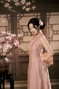 Discover Traditional Beauty: Elegant Lady Amidst Blossoms-12