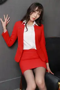 IESS SXJ No.2093 Tuan Tuan: The Allure of a Secretary in Black Stockings-28