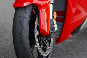 Ducati Panigale V4 2025 Arrives in Vietnam: The Ultimate Fusion of Speed and Italian Artistry-8