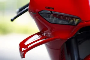 Ducati Panigale V4 2025 Arrives in Vietnam: The Ultimate Fusion of Speed and Italian Artistry-6