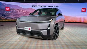 2027 Toyota Highlander EV: A First Look at the All-Electric Family SUV Revolution with Modern Design and 300-Mile Range-10