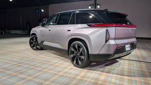 2027 Toyota Highlander EV: A First Look at the All-Electric Family SUV Revolution with Modern Design and 300-Mile Range-18
