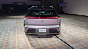 2027 Toyota Highlander EV: A First Look at the All-Electric Family SUV Revolution with Modern Design and 300-Mile Range-7