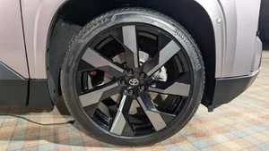 2027 Toyota Highlander EV: A First Look at the All-Electric Family SUV Revolution with Modern Design and 300-Mile Range-12