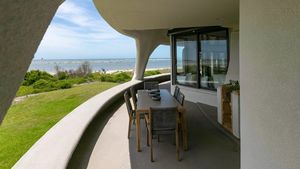 Discover the 5 Million USD Storm-Proof Dome Villa: Unique Architecture and Luxury Lifestyle-12