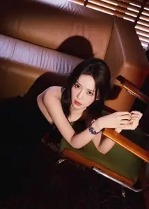 Alluring East Asian Beauty: Seductive Female Portrait with Captivating Aura-8