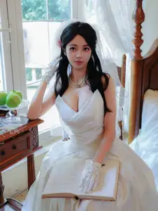 Zhu Zhu Molly: Impressive Debut in a Pristine White Wedding Gown | XiuRen-19