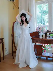 Zhu Zhu Molly: Impressive Debut in a Pristine White Wedding Gown | XiuRen-22